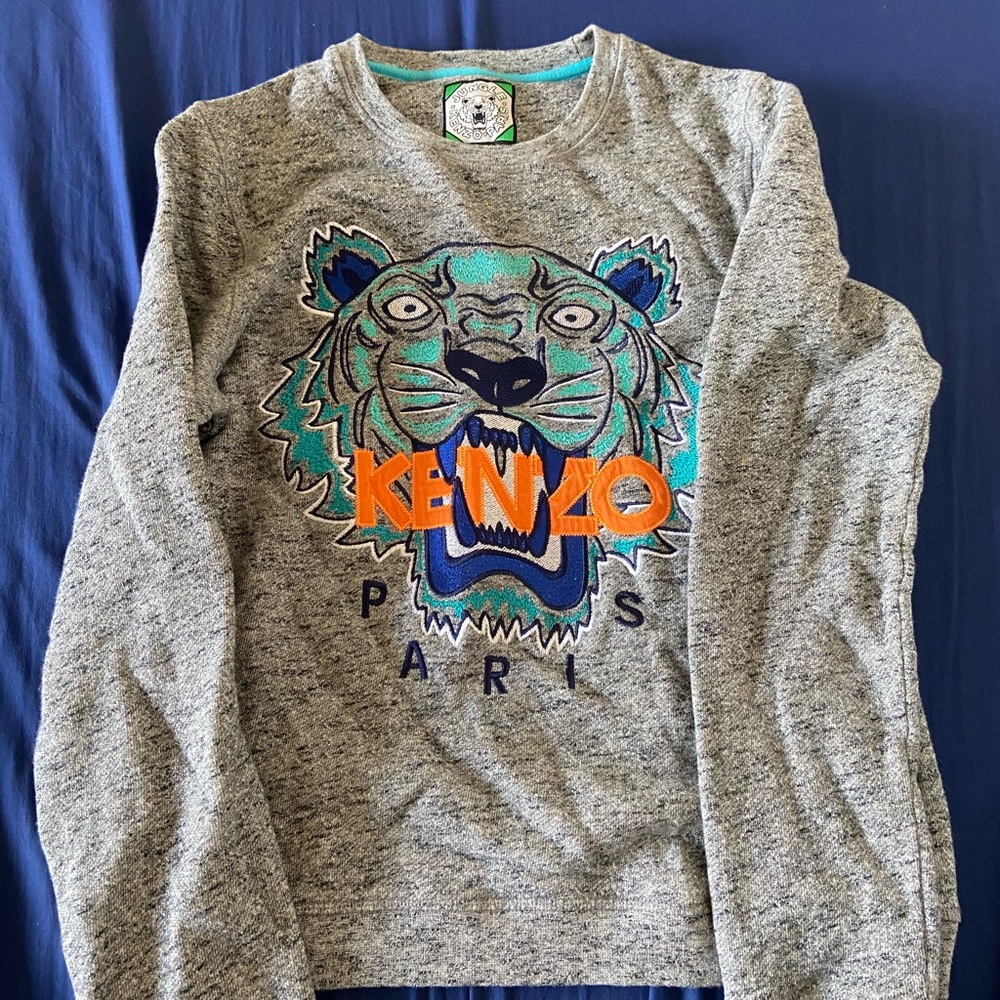 Beautiful Kenzo sweater size small. New condition!
